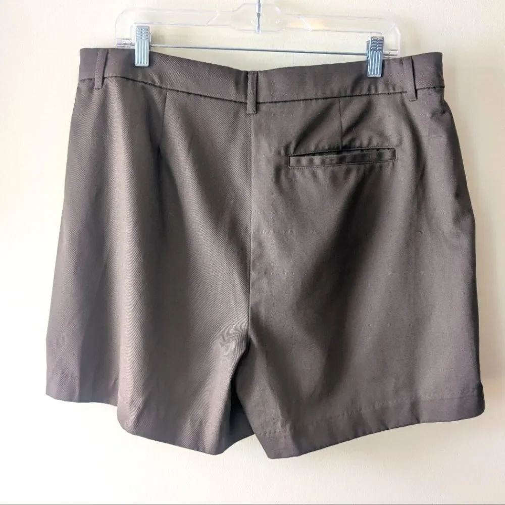 Old Navy Extra High-Waisted Taylor Trouser Shorts Size Large Brown Pleated